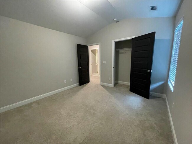 Building Photo - 301 Omnia Ridge Way