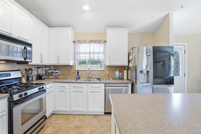 Building Photo - 11402 Overland Trail Dr