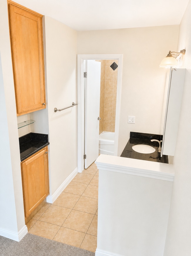 Building Photo - 4860 Rolando Ct