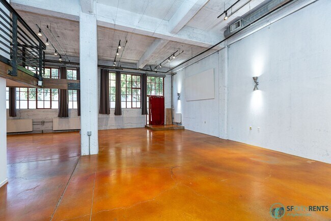 Building Photo - SoMA: Ground Level Conversion Live/Work Lo...