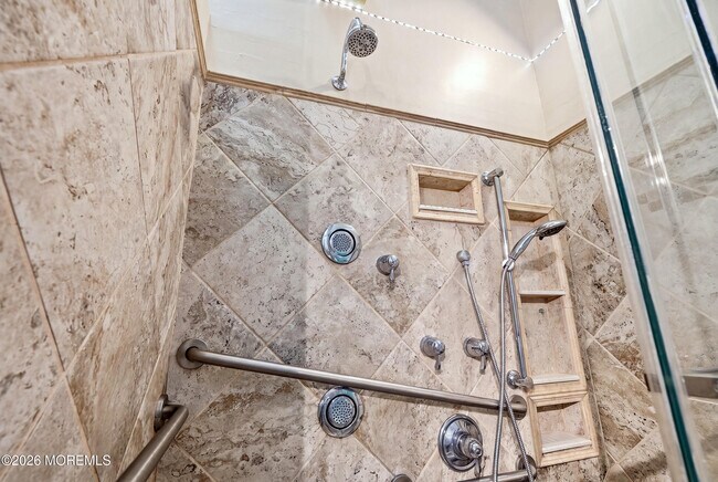 Building Photo - 470 Monmouth Pl
