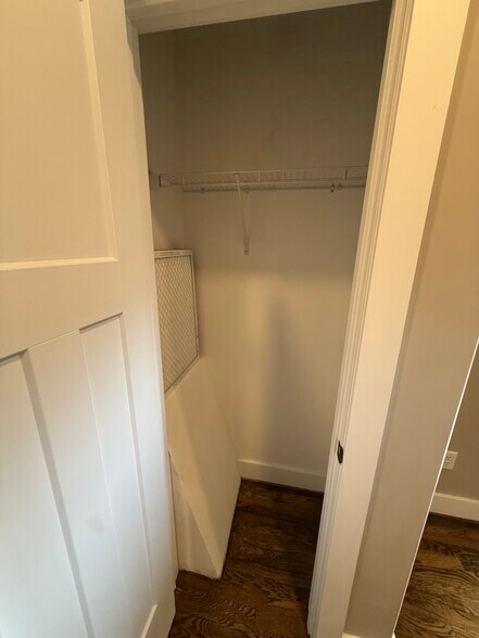 Building Photo - 1124 Cross Pointe Dr