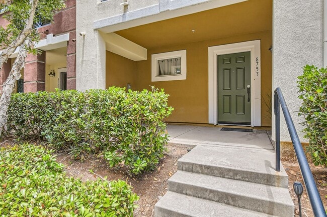 Building Photo - Stylish 2Bd + Den/Office - Townhome in Prime Central SD – Near Convoy District, Bases & Freeways