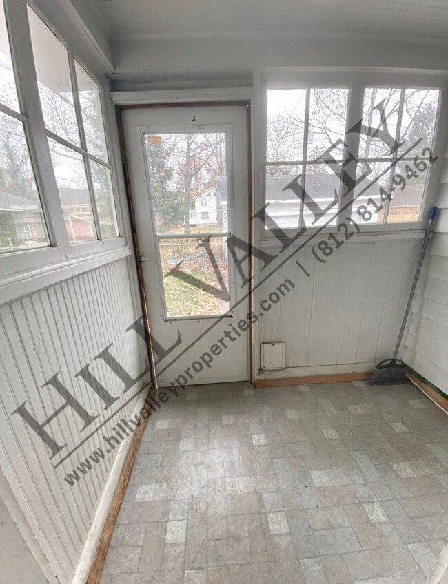 Building Photo - Three Bedroom Home in Edgewood Grove