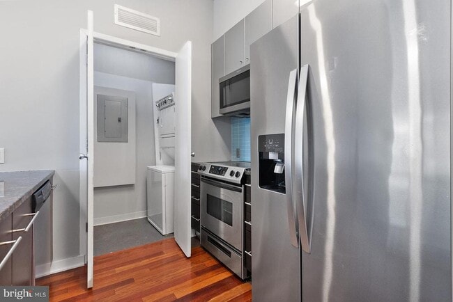 Building Photo - 2101 Market St