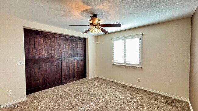Building Photo - 12437 Pleasant Crest