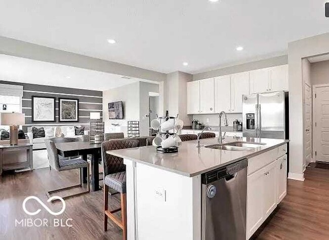 Building Photo - 11387 Plough St