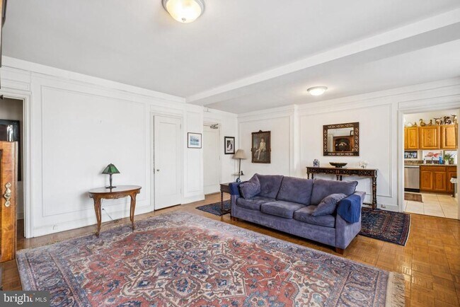 Building Photo - 2031 Locust St