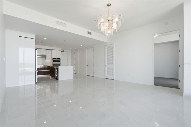 Building Photo - 400 Central Ave