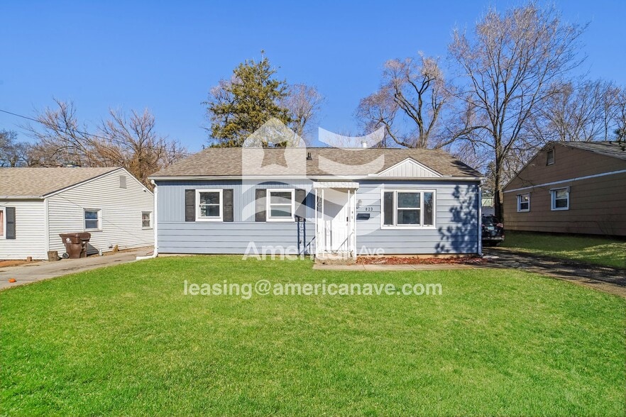 Building Photo - 823 W Bartlett Ct