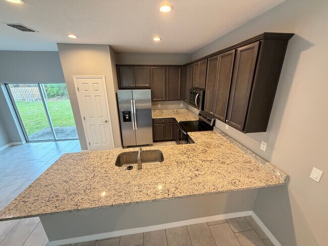 Building Photo - Available now!! Adorable 3 Bedroom / 2 Bathroom Home in Palm Bay!!