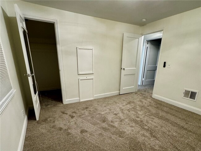 Building Photo - 153 Holmes Rd