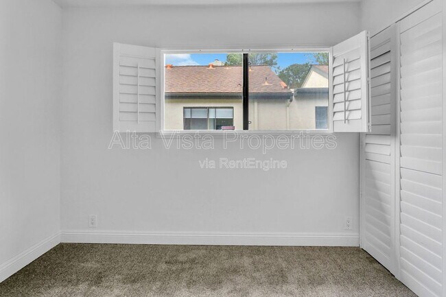Building Photo - 6665 Canyon Rim Row