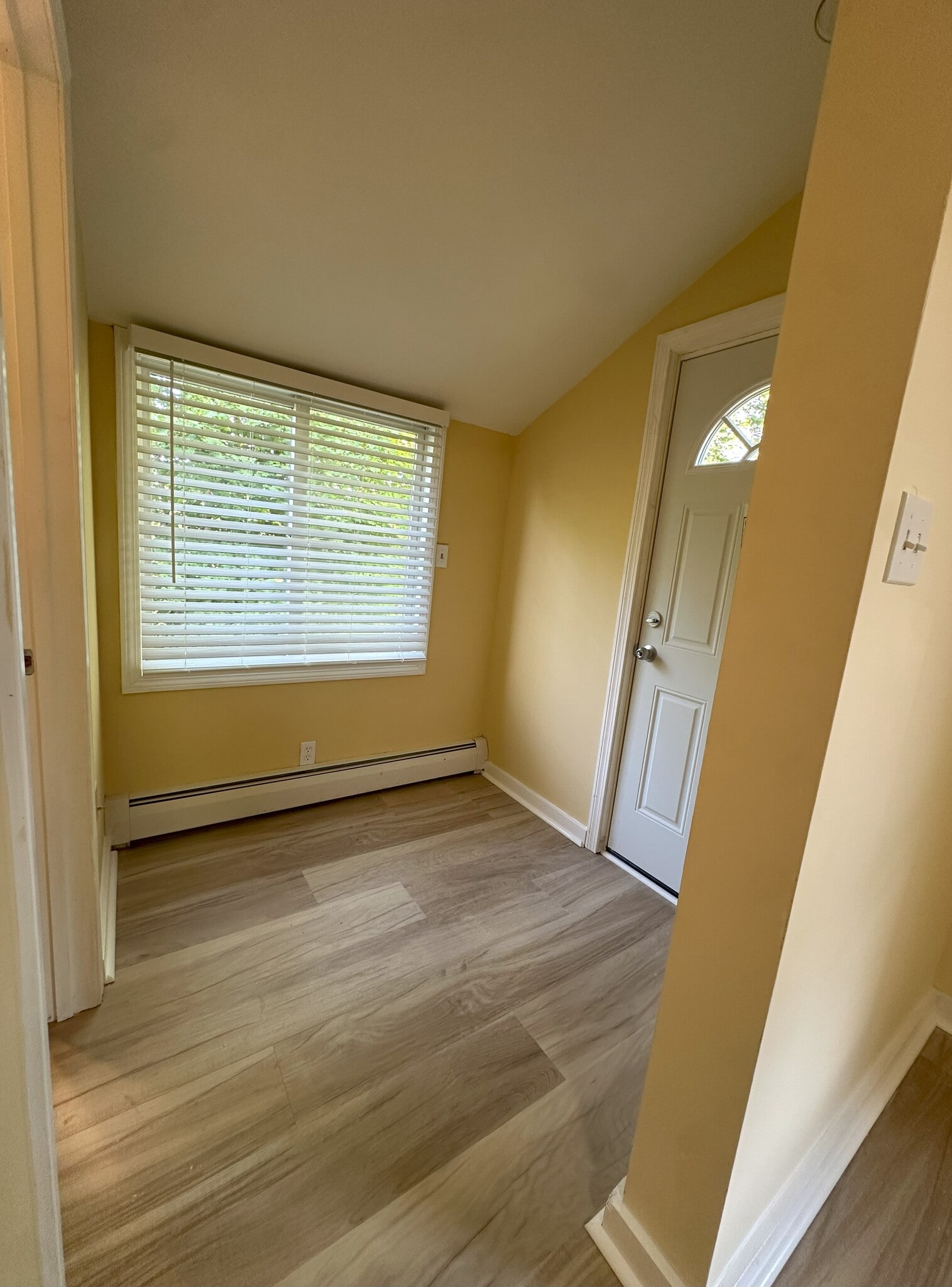 Mud Room - 84 George St