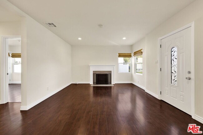 Building Photo - 6323 Farmdale Ave