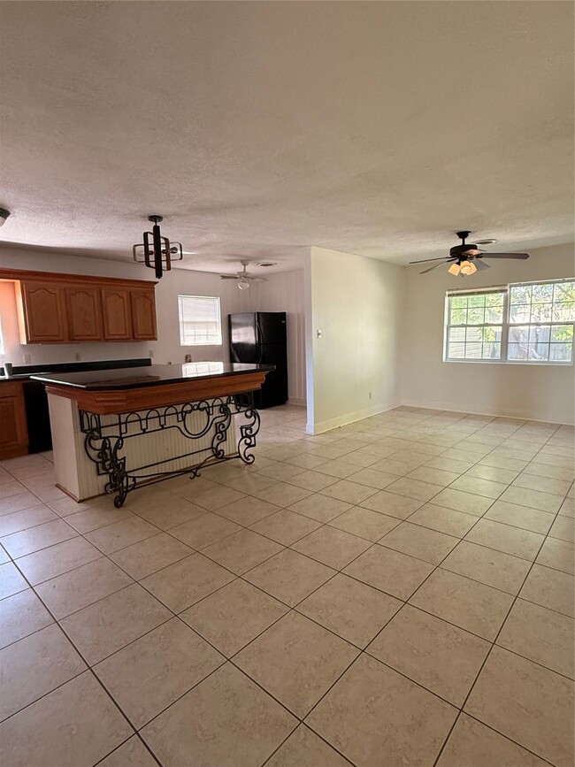 Building Photo - 5720 Parwill St