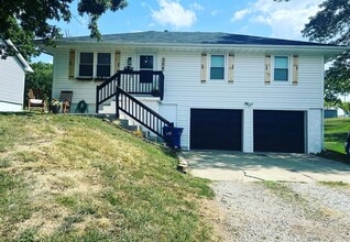 Building Photo - 304 S Lincoln Ave