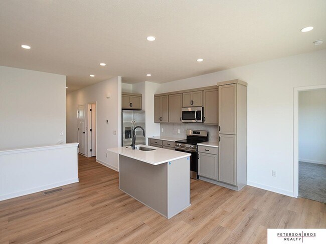 Building Photo - 14802 Bruning St