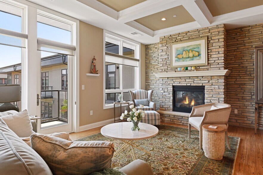 Attention to detail and high-end finishes throughout - 875 Lake St N
