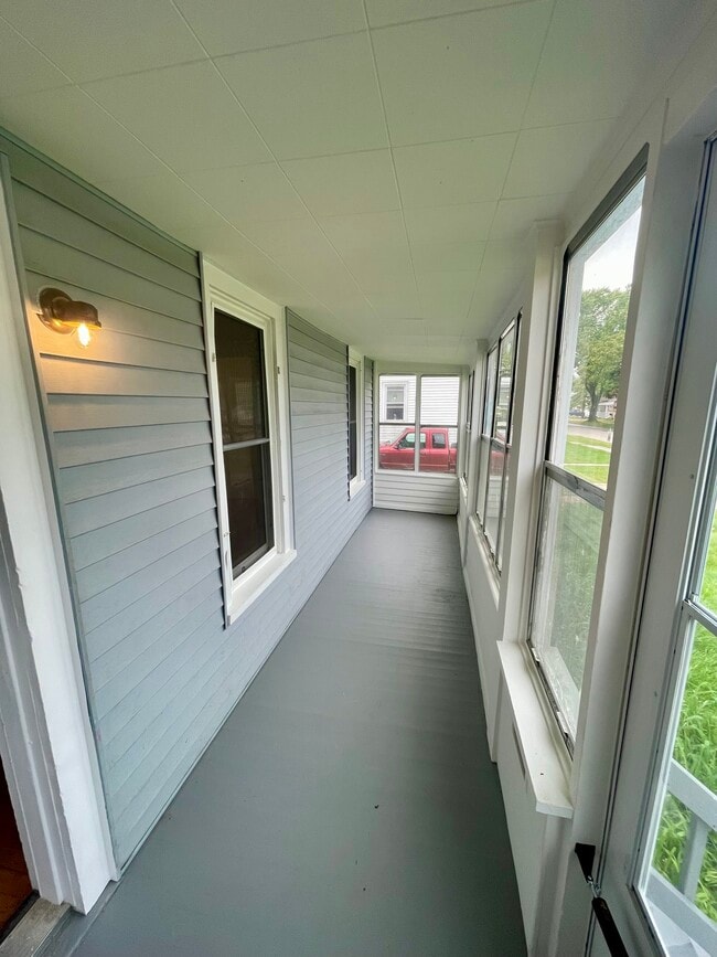 Building Photo - 360 Grove St