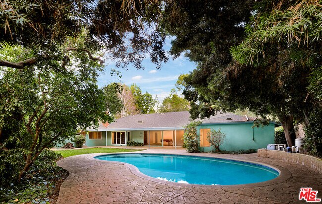 Building Photo - 3151 Oakdell Ln