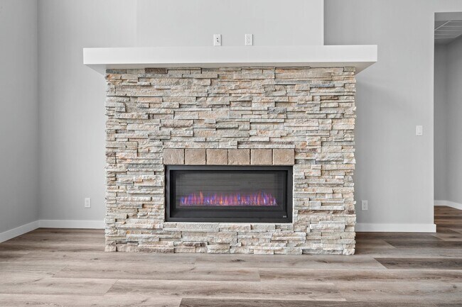 Building Photo - 1520 W Moselle Dr