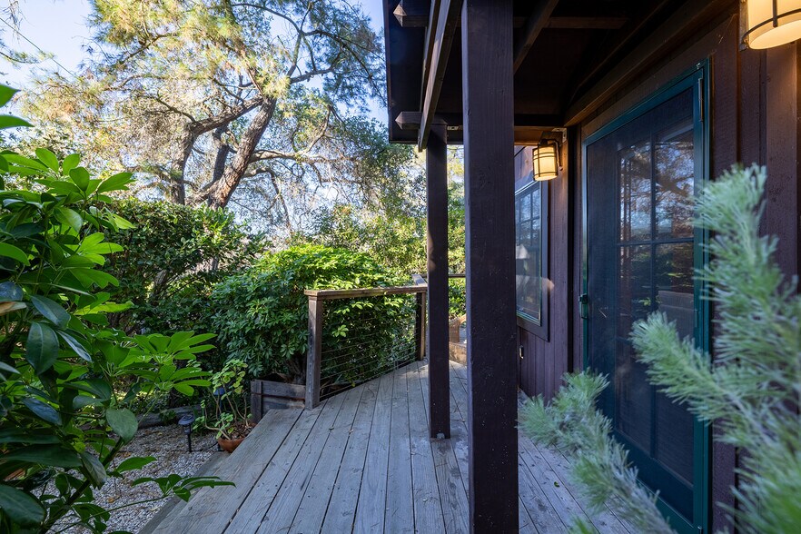 Building Photo - 21487 Encina Rd