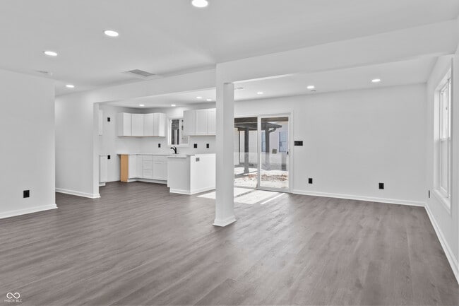 Building Photo - 804 S Albany St