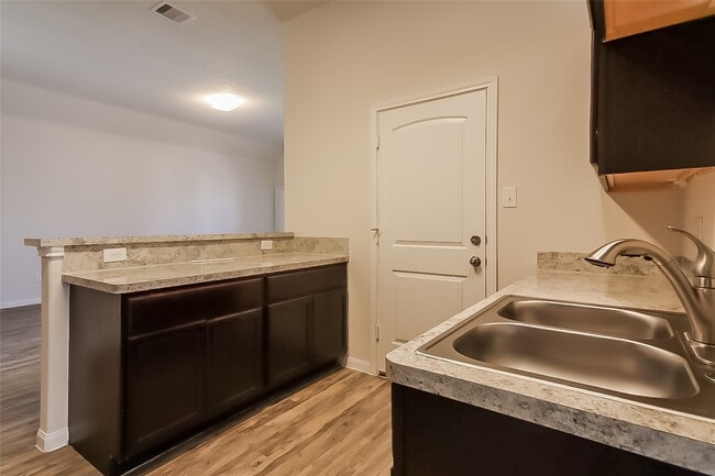 Building Photo - 705 Fallow Ln