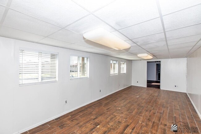 Building Photo - 1281 W 18th St
