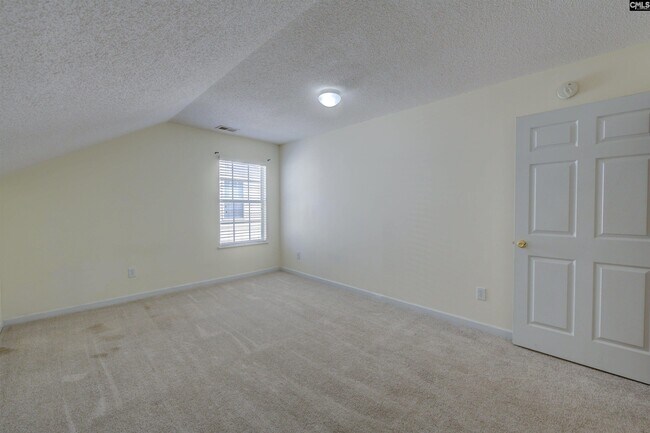 Building Photo - 1908 Lake Carolina Dr