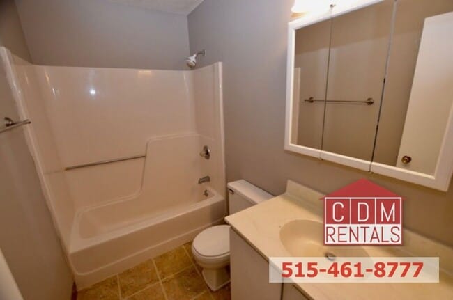 Building Photo - Great Home in Altoona!