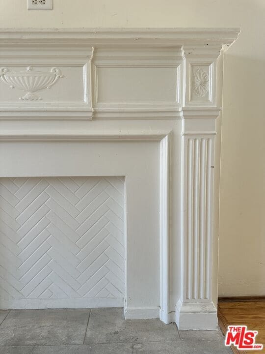Building Photo - 337 1/2 N Gardner St