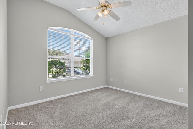 Building Photo - 2821 Cross Creek Dr