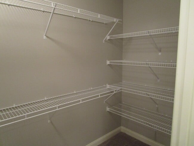 Building Photo - 2420 Boulder Springs Dr