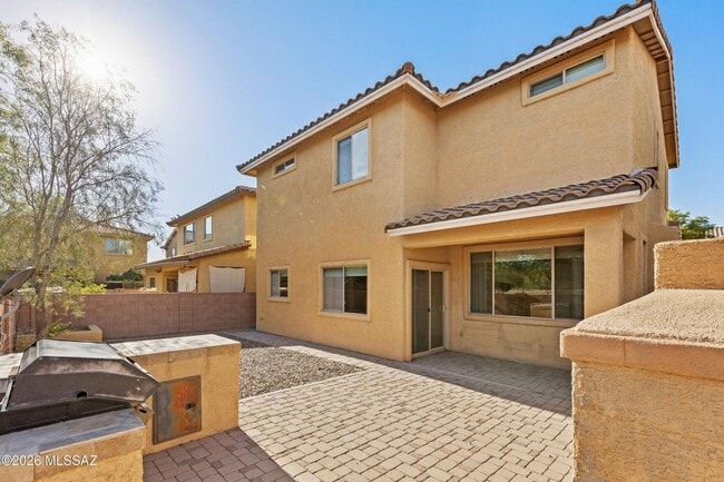 Building Photo - Two Story 3 Bed/2Bath in Paseo Del Rio