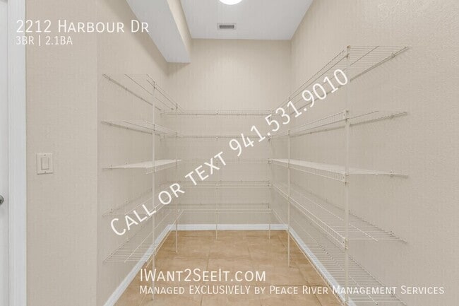 Building Photo - 2212 Harbour Dr