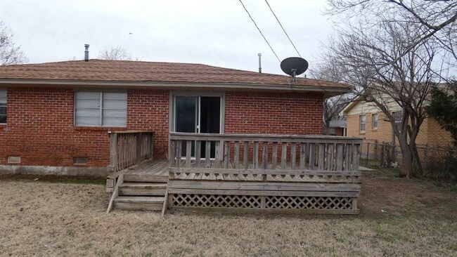 Building Photo - 605 SW 45th St