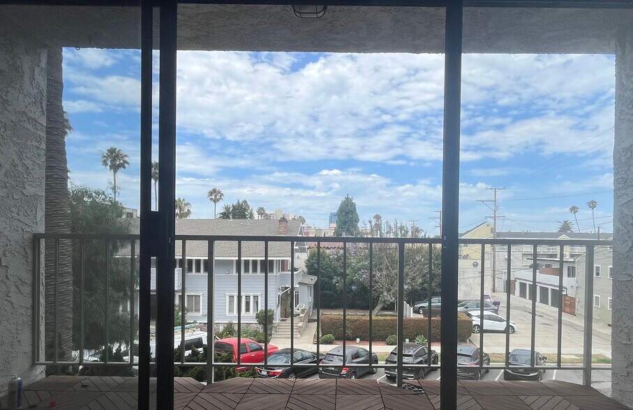 Building Photo - 1803 E Ocean Blvd