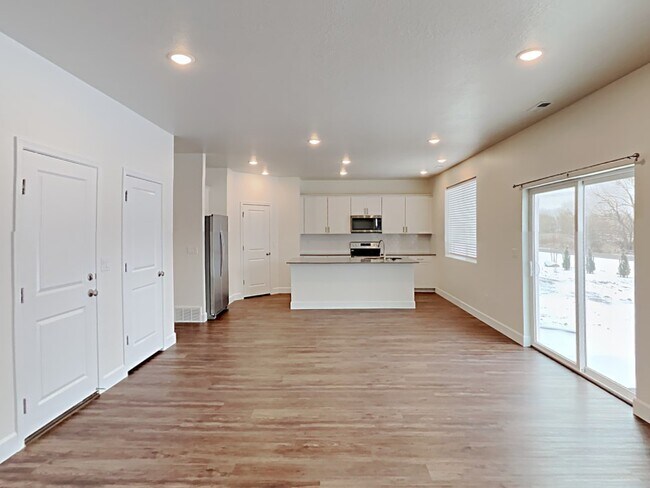 Building Photo - 1389 E Perelle Lane
