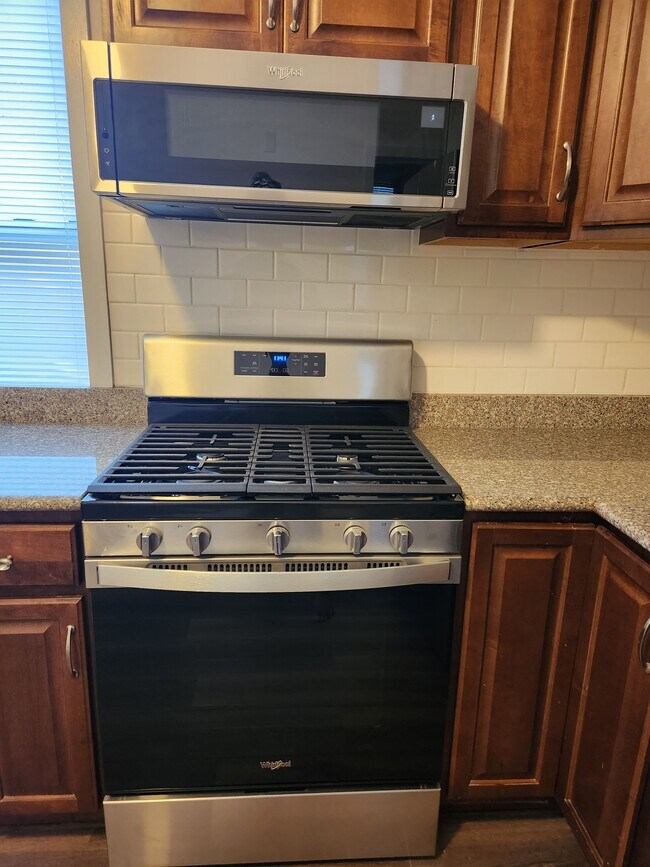Appliances - 627 N Drake Ave