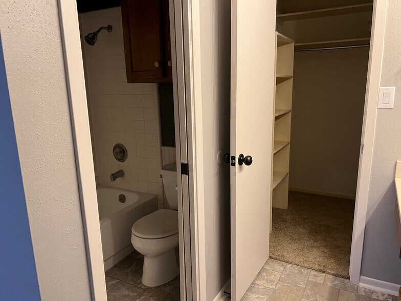 Building Photo - 12132 Vista Nogal