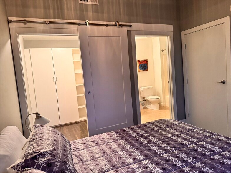 Building Photo - 889 Date St