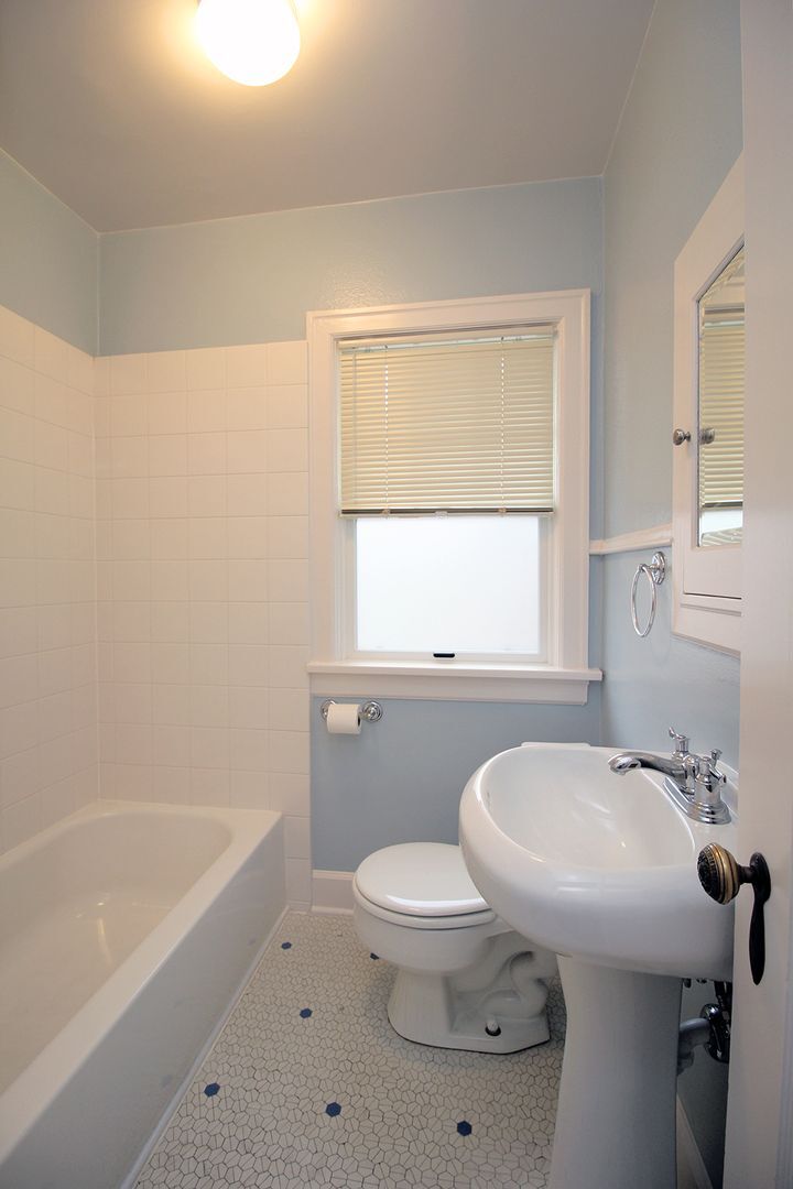 Building Photo - 2703 NW Raleigh St