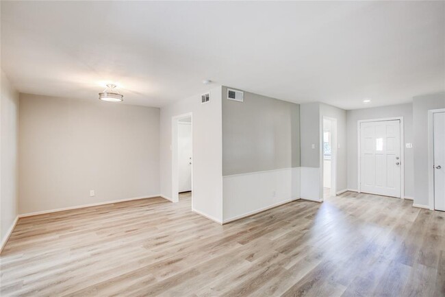 Building Photo - 4137 Woodfin St