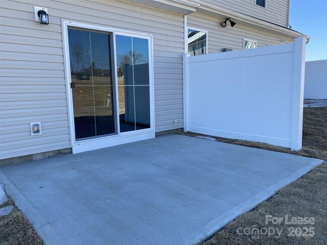 Building Photo - 10460 Dalton Woods Ct NW