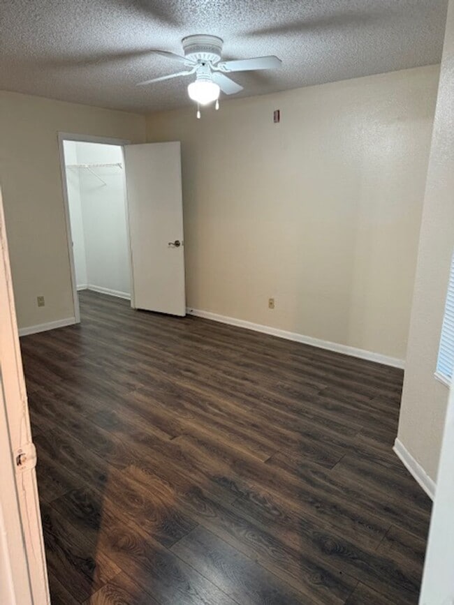 Building Photo - Lexington Place 2 bedroom Condo