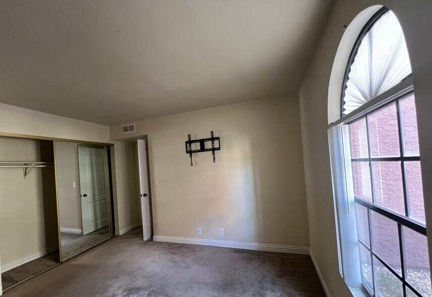 Building Photo - 4050 Pacific Harbors Dr