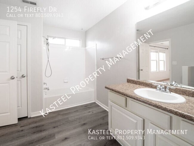 Building Photo - 1254 Firefly Dr