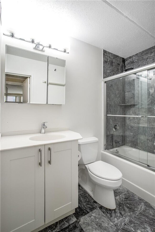 Building Photo - 4 Martine Ave